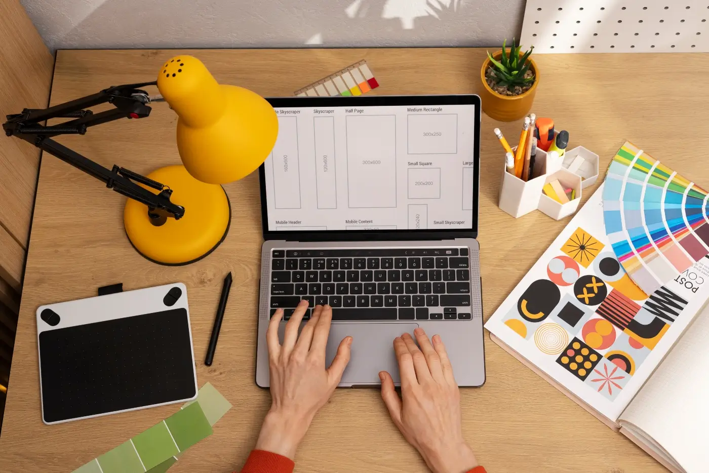 Guía de Contenidos para Posicionamiento Web Descubre ideas estratégicas de contenido para blog, página web y redes sociales que te ayudarán a mejorar tu posicionamiento en Google y atraer más clientes a tu negocio.